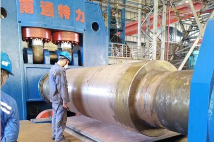 W11X水平下调式卷板机